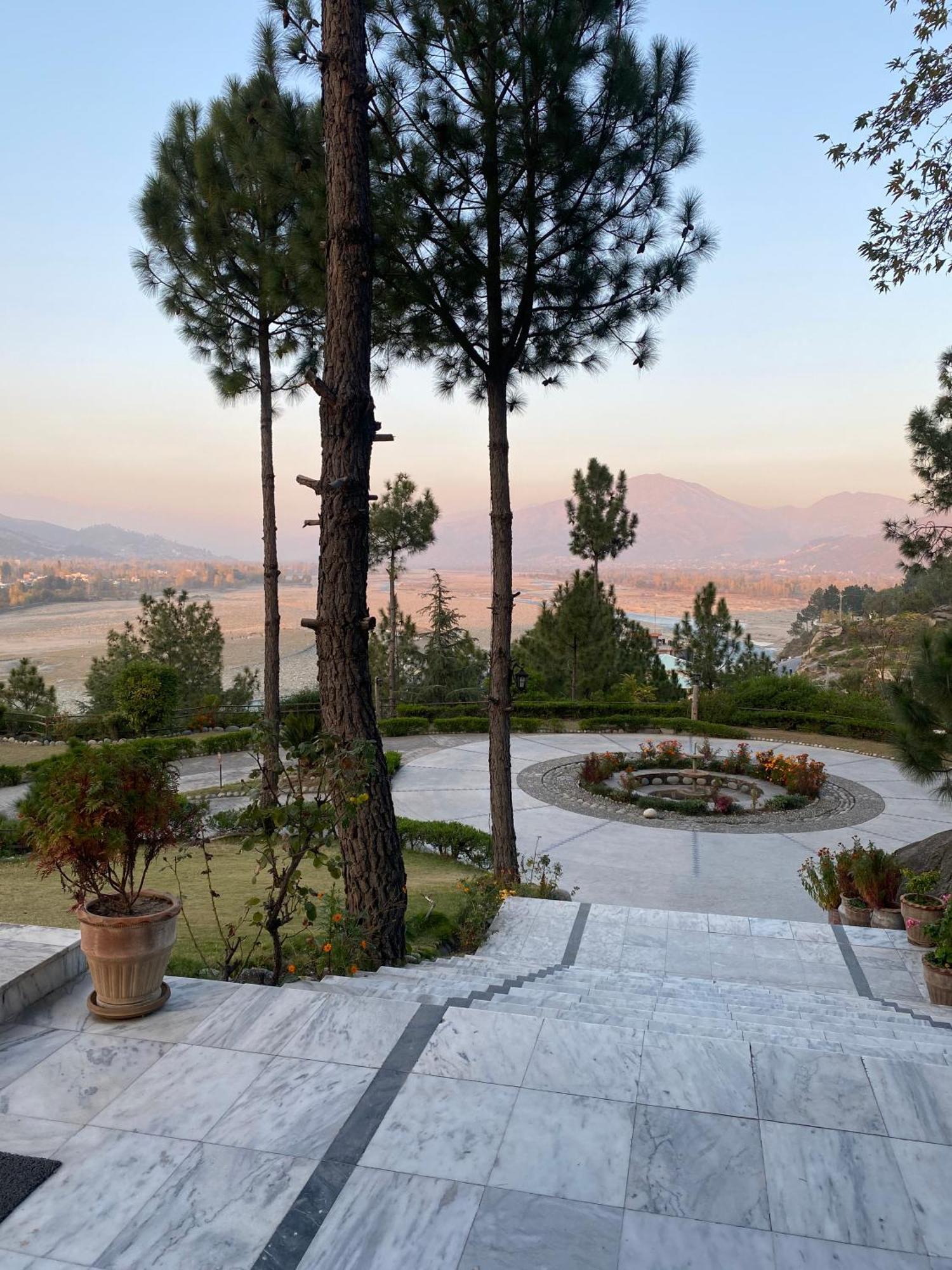 Rock City Resort Saidu Sharif Eksteriør billede
